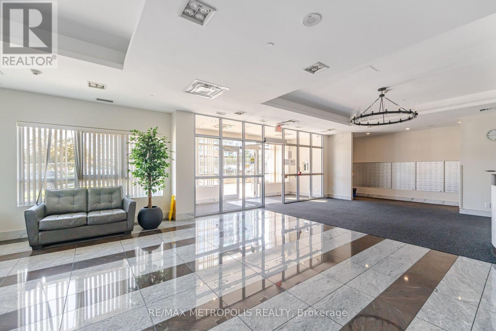 306 - 1328 Birchmount Road Property Photo 3