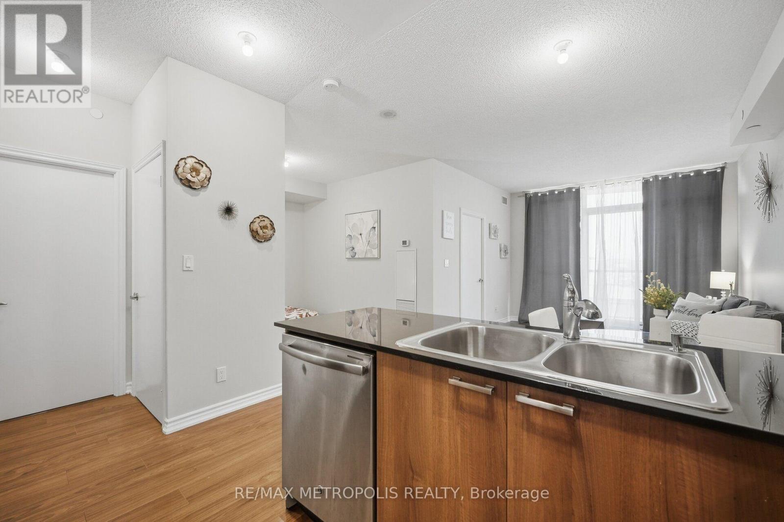 306 - 1328 Birchmount Road Property Photo 10