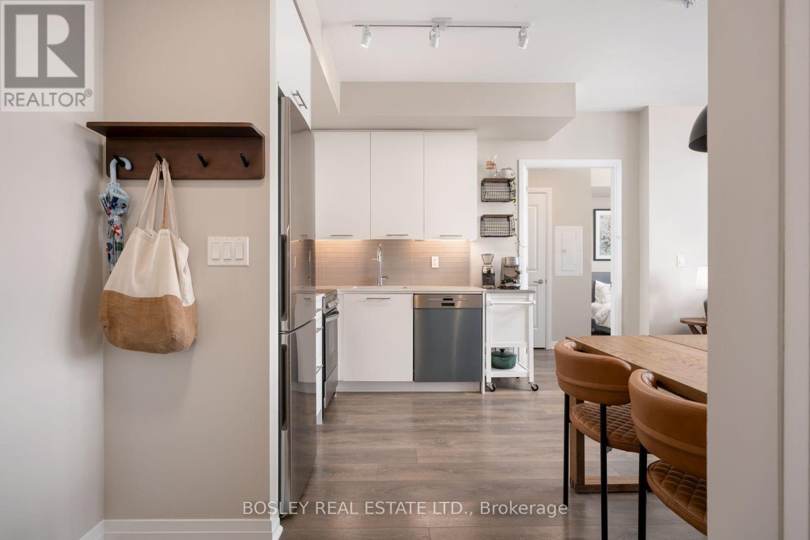 713 - 2301 Danforth Avenue Property Photo 3