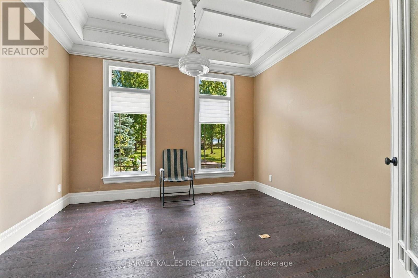 7472 Ashburn Road Property Photo 7