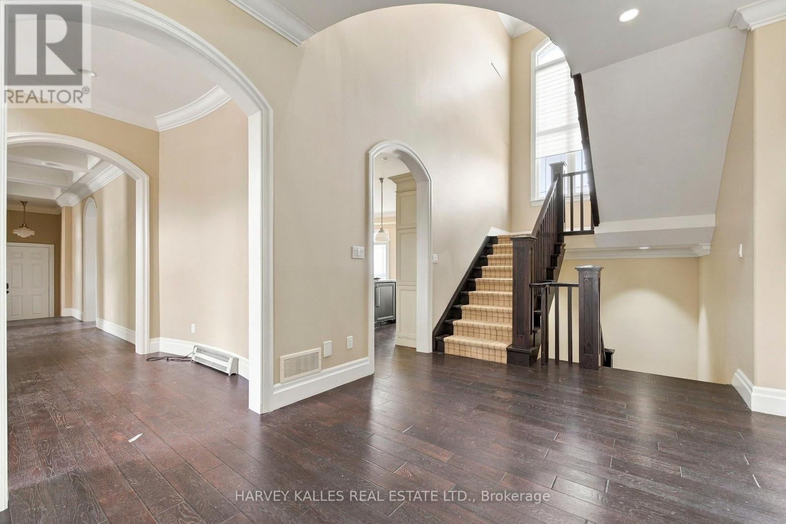 7472 Ashburn Road Property Photo 10