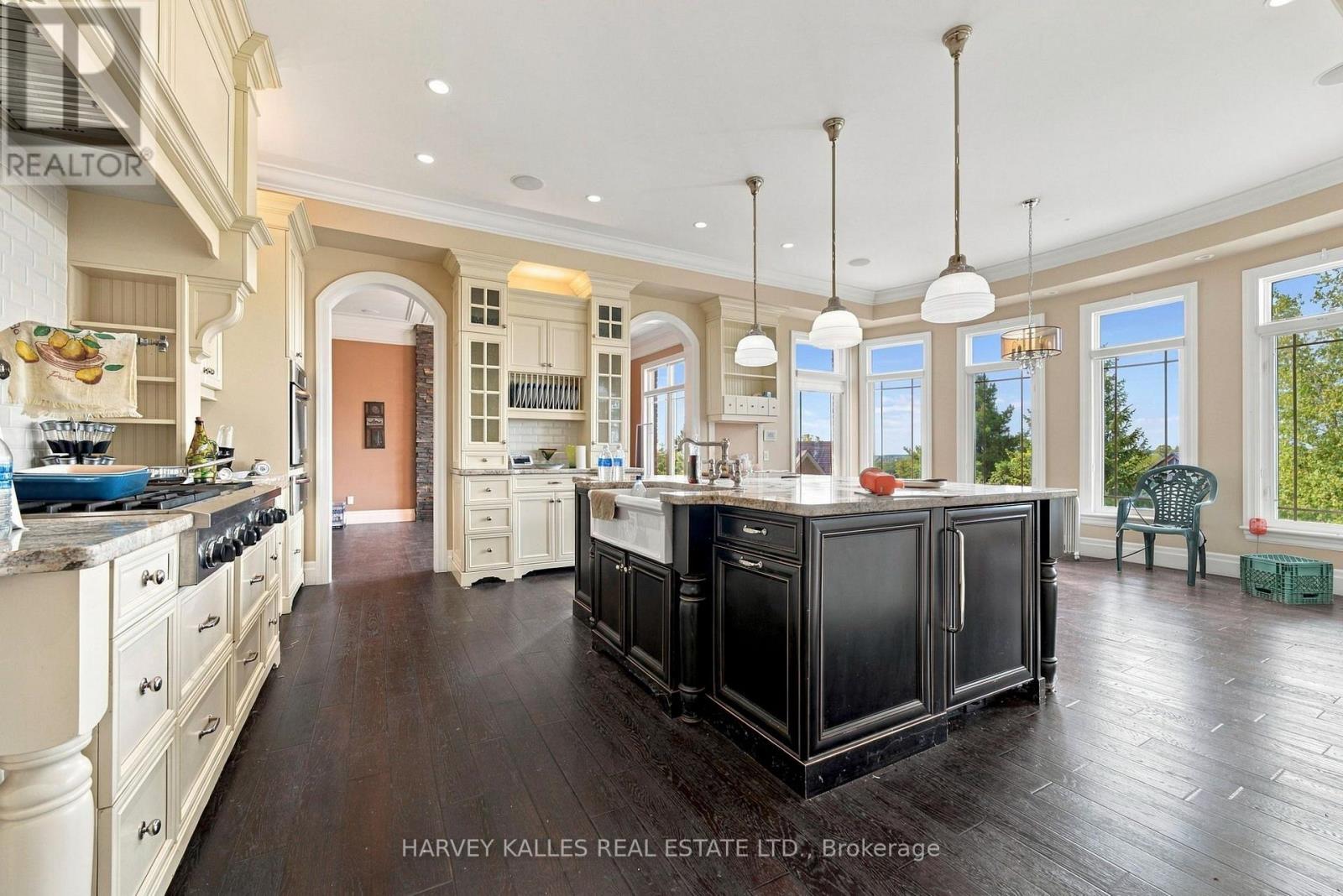 7472 Ashburn Road Property Photo 12