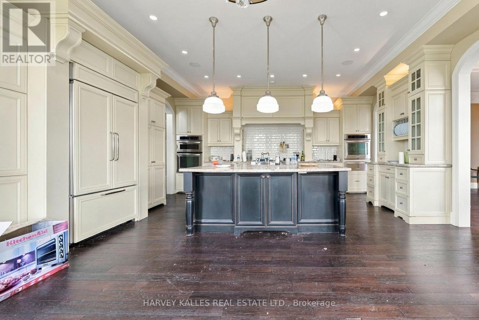 7472 Ashburn Road Property Photo 14