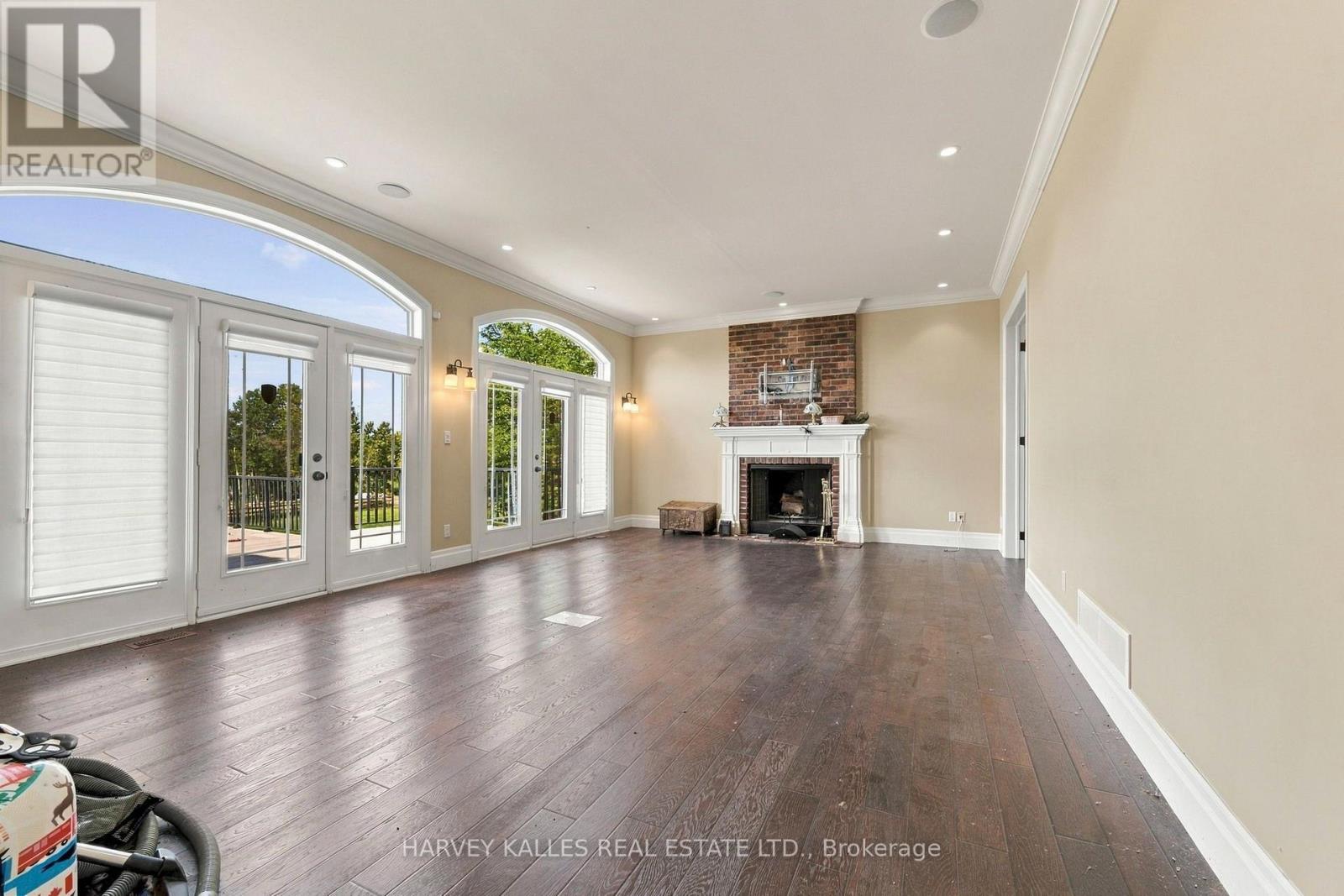 7472 Ashburn Road Property Photo 16