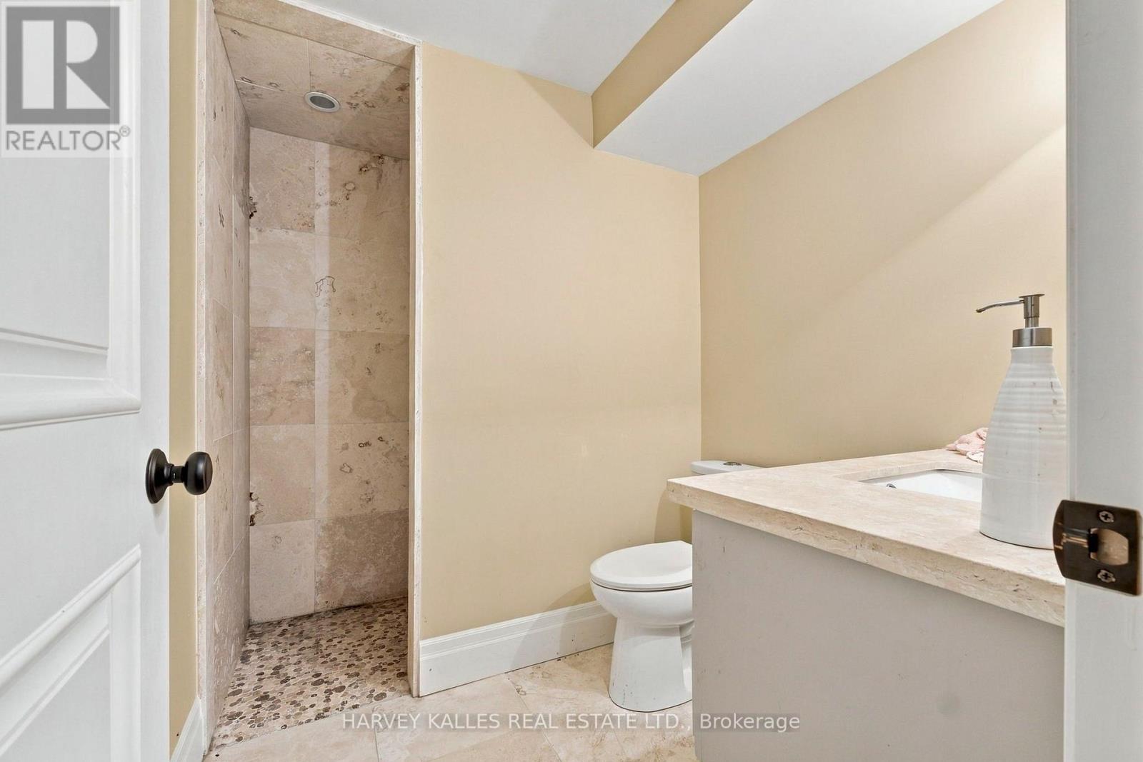 7472 Ashburn Road Property Photo 39