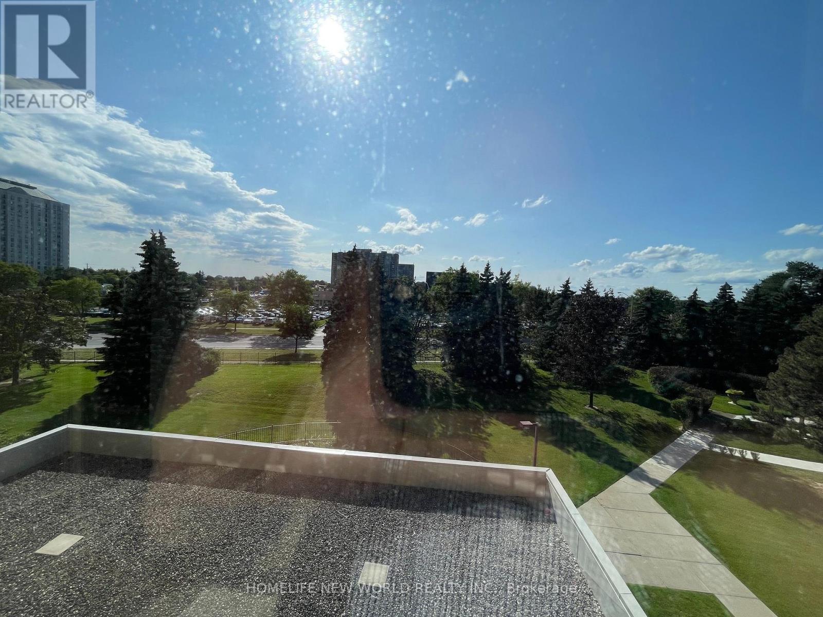 413 - 30 Thunder Grove Property Photo 17
