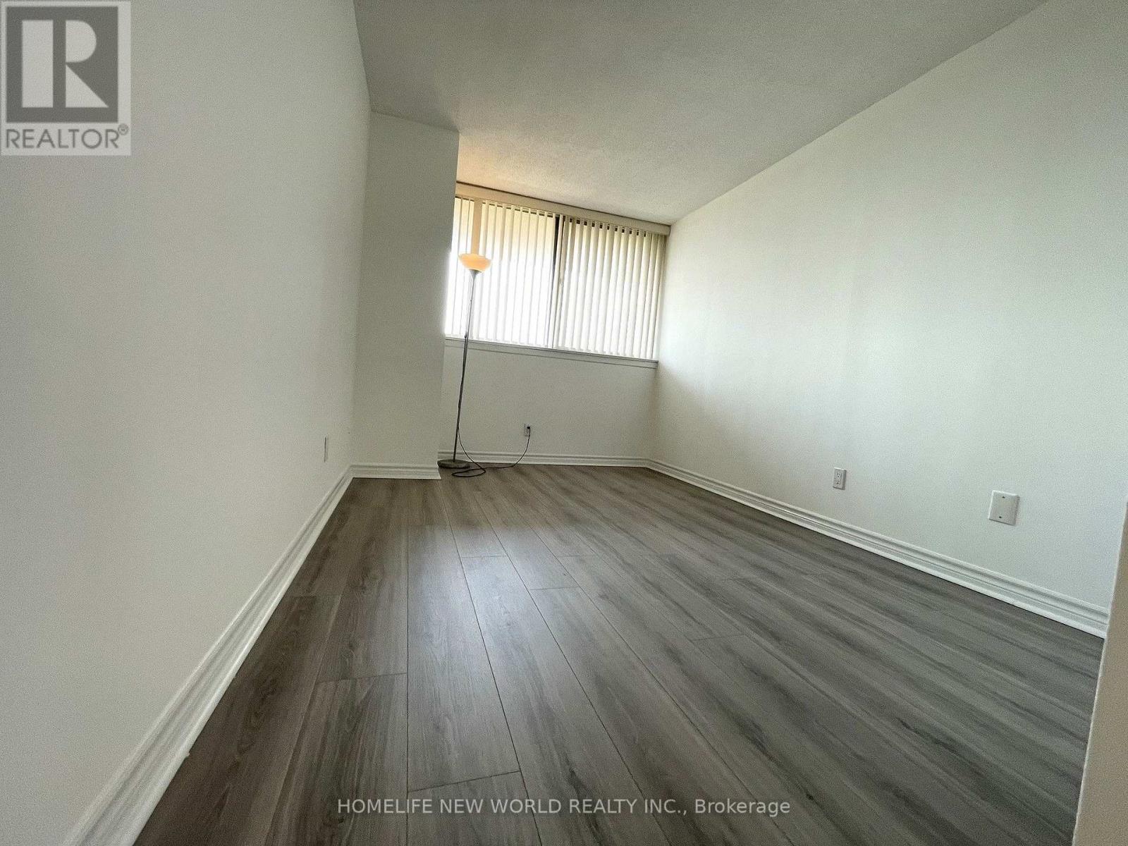 413 - 30 Thunder Grove Property Photo 26