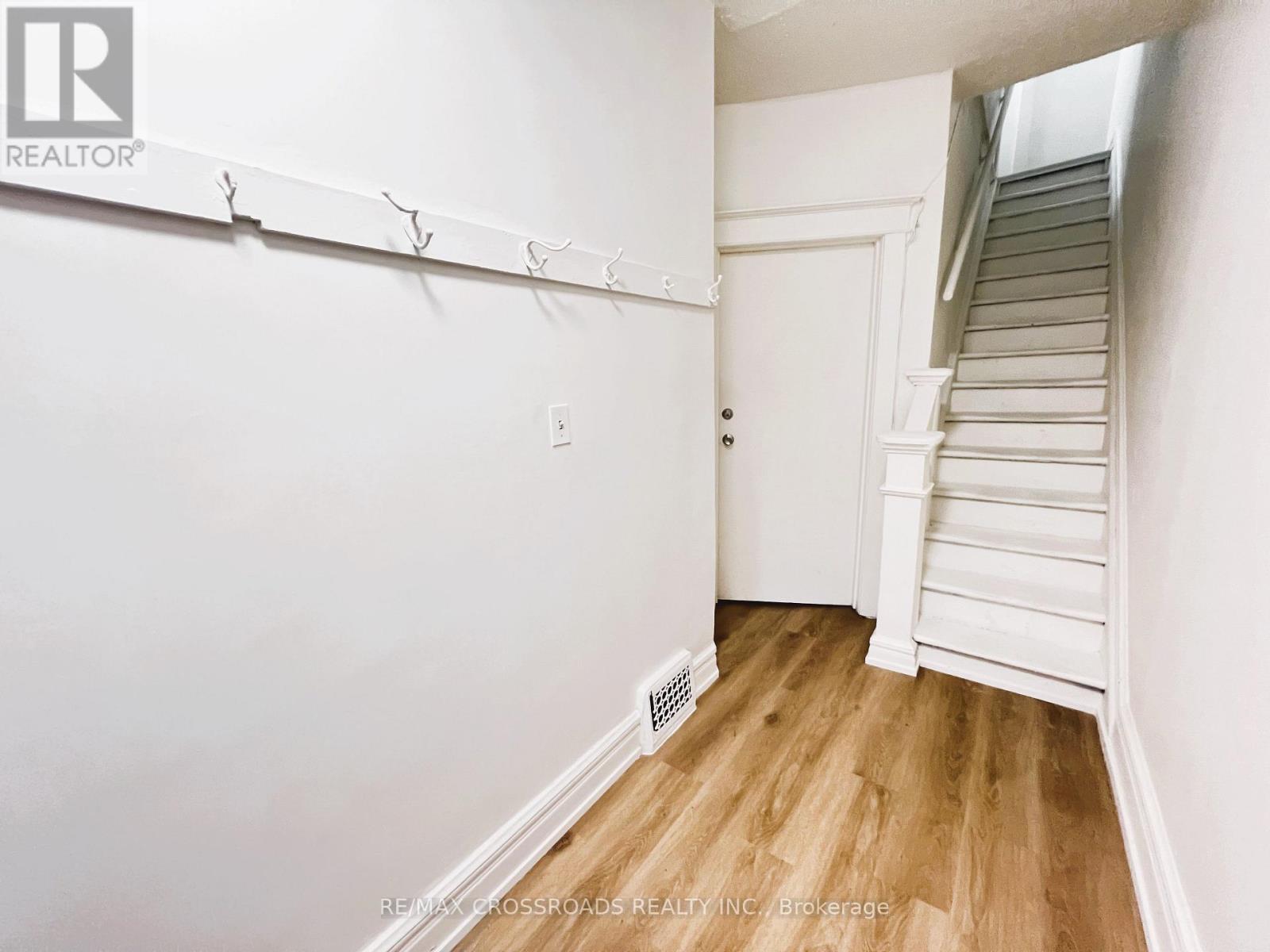 82 Curzon Street Property Photo 3