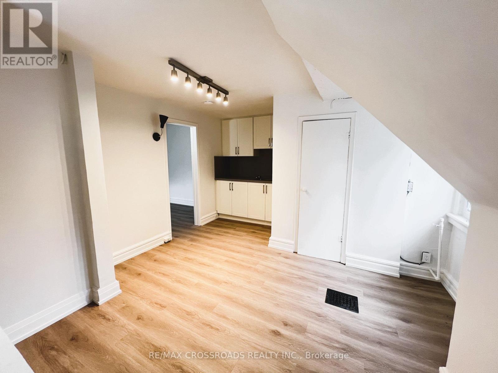 82 Curzon Street Property Photo 23