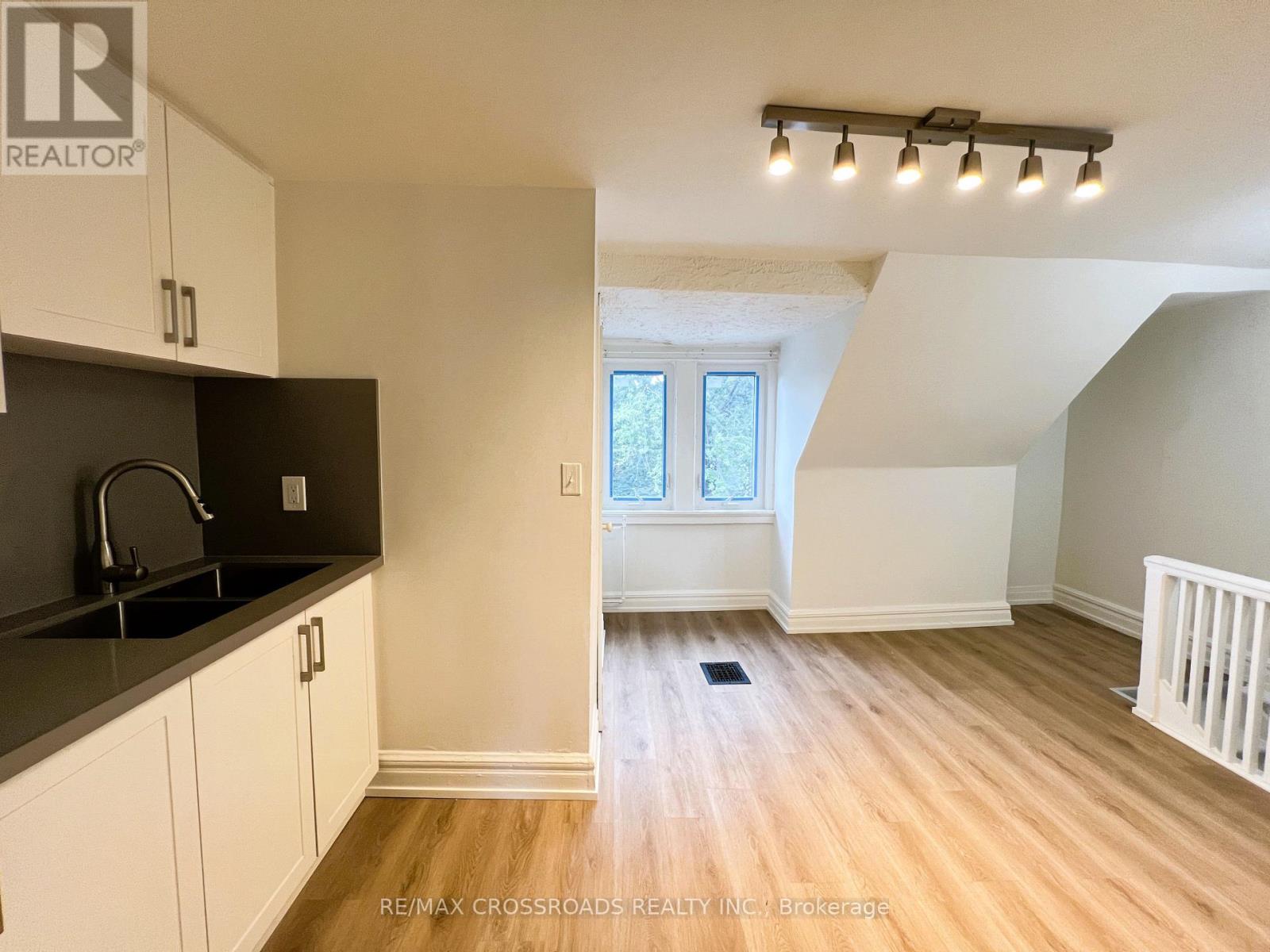 82 Curzon Street Property Photo 25