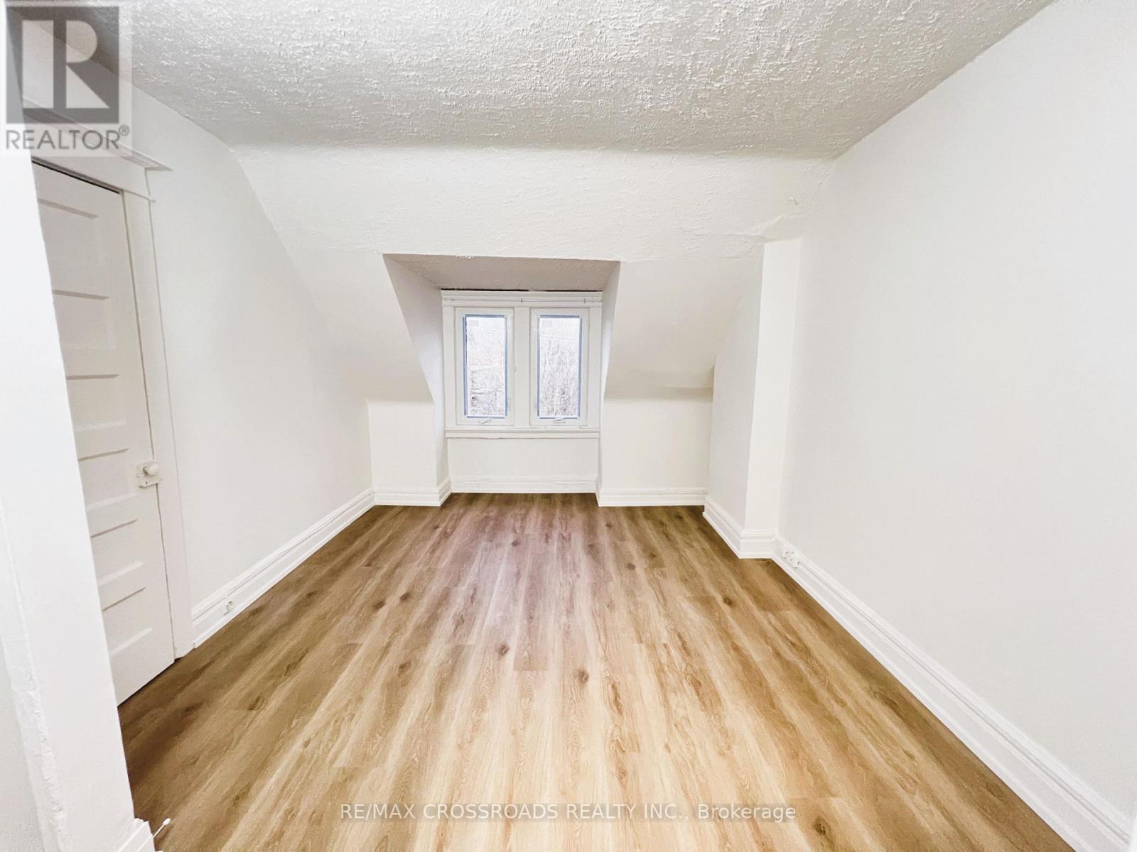 82 Curzon Street Property Photo 27