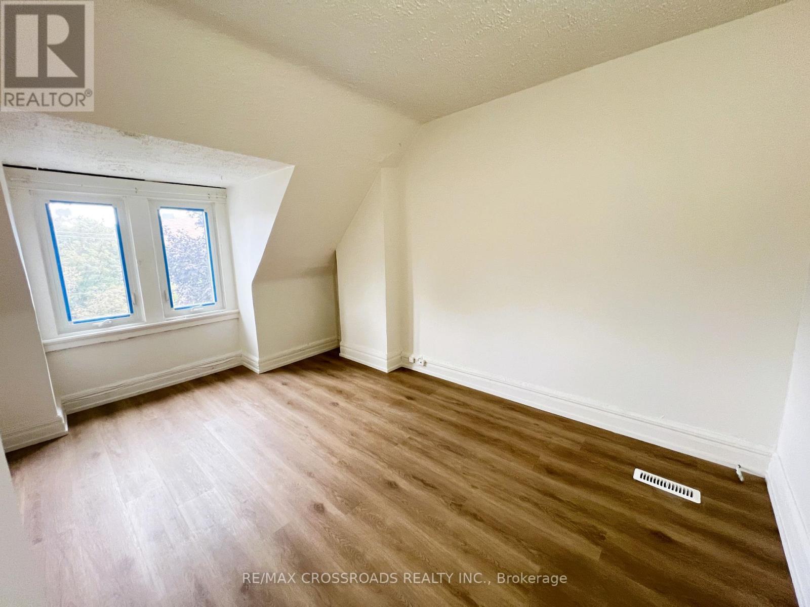 82 Curzon Street Property Photo 28