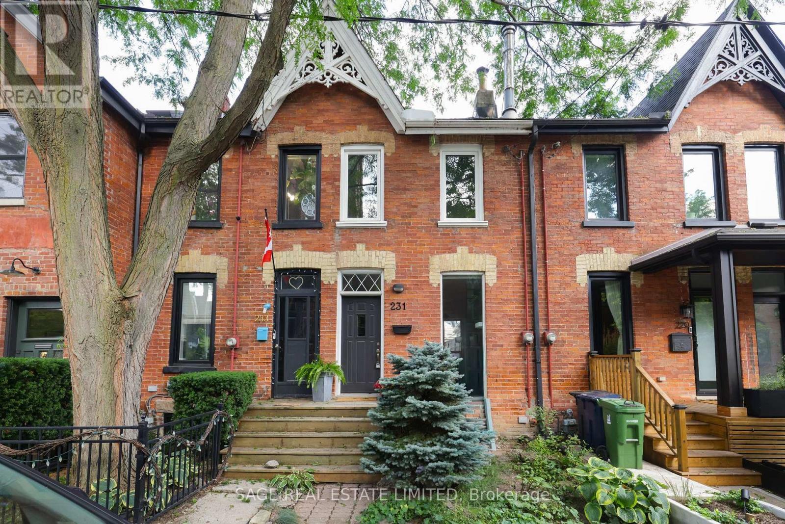 231 Boulton Avenue Property Photo 1