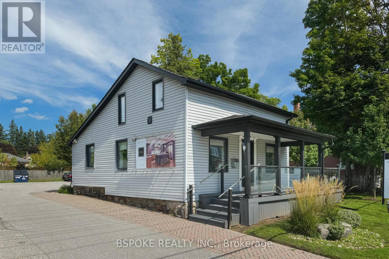 578 Kingston Road W Property Photo 2