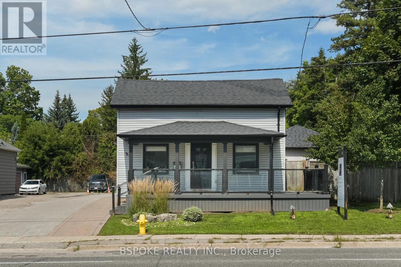 578 Kingston Road W Property Photo 3
