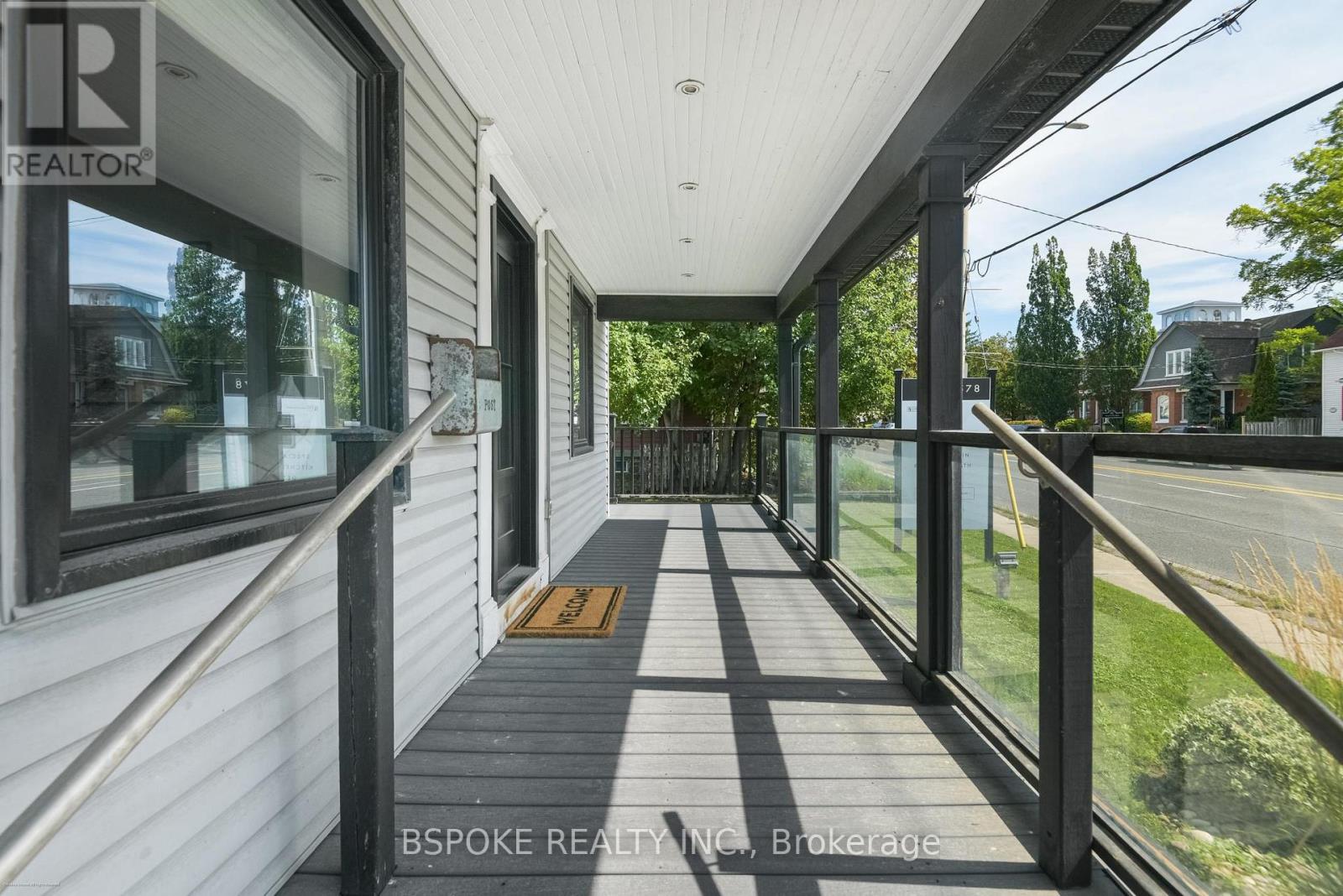 578 Kingston Road W Property Photo 4