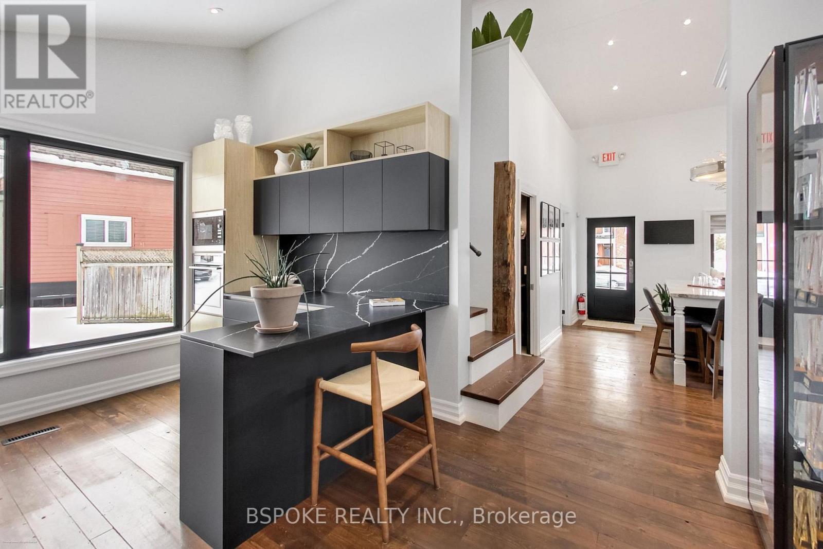578 Kingston Road W Property Photo 21
