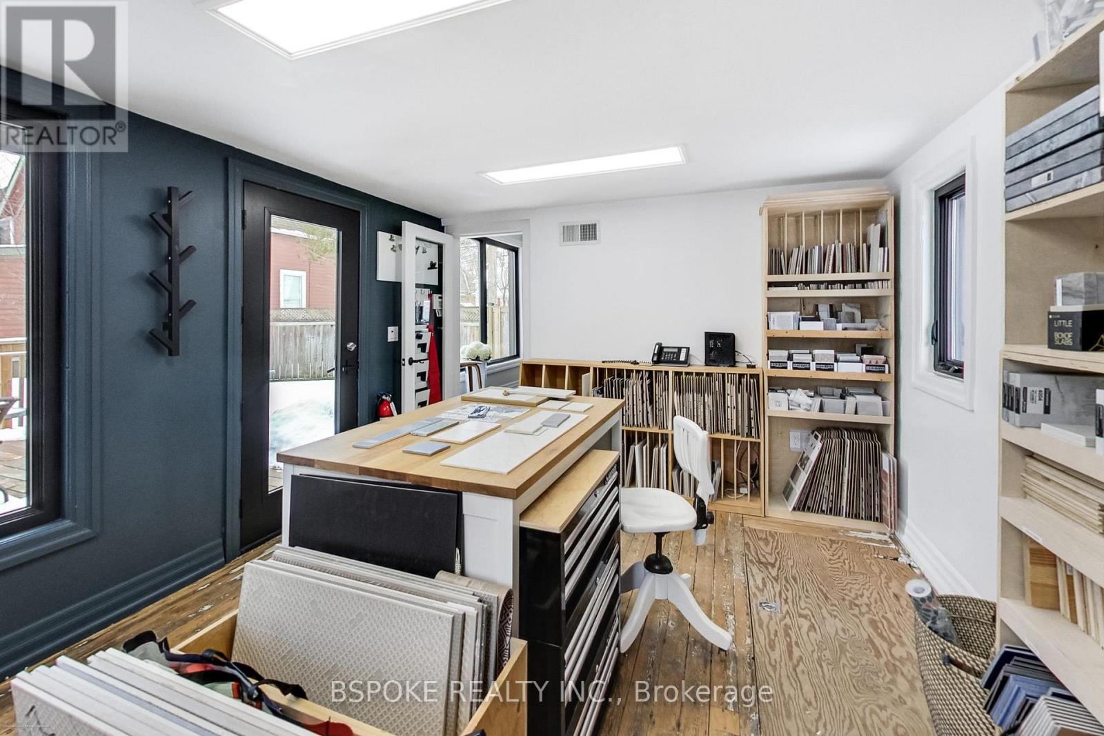 578 Kingston Road W Property Photo 33