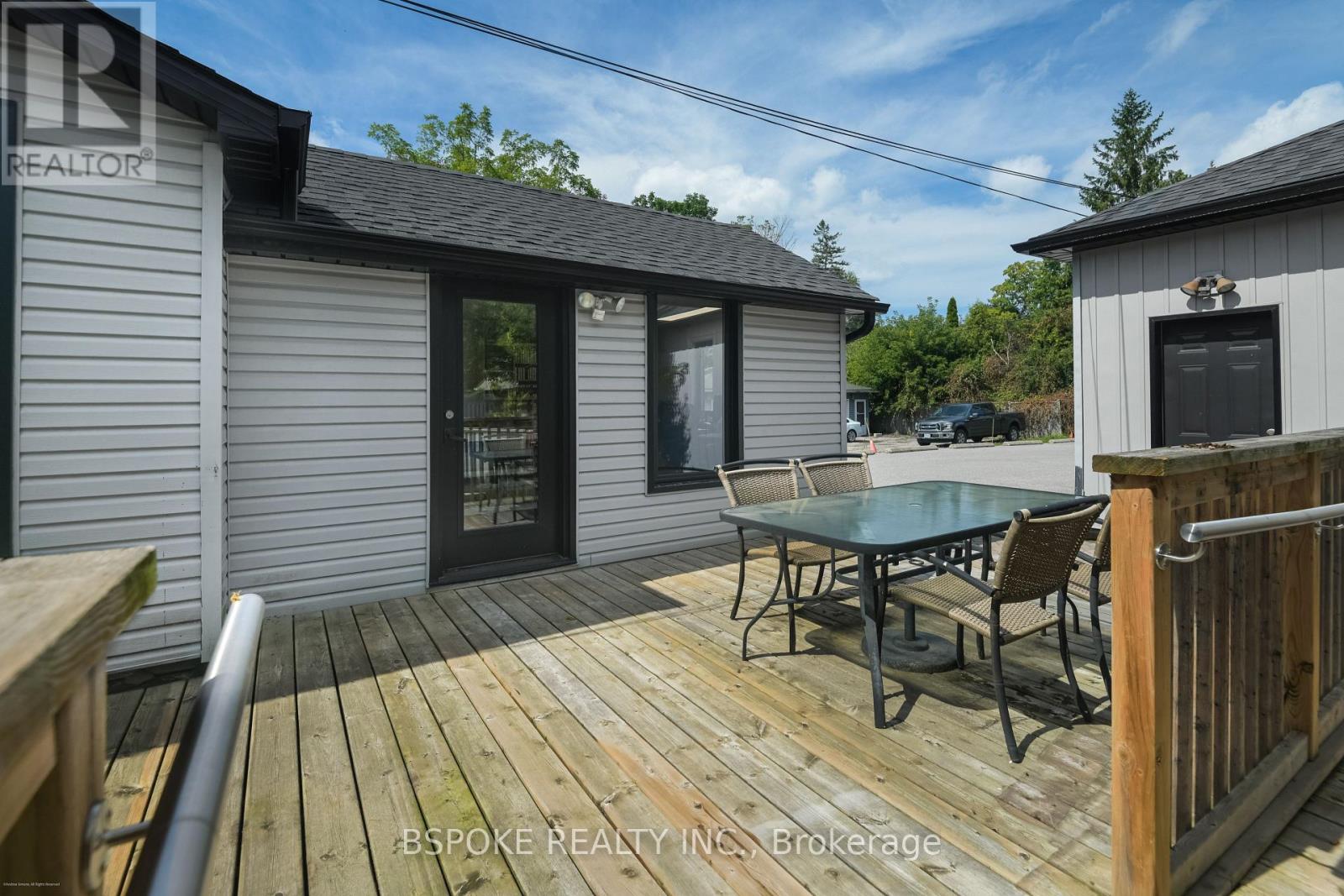 578 Kingston Road W Property Photo 37