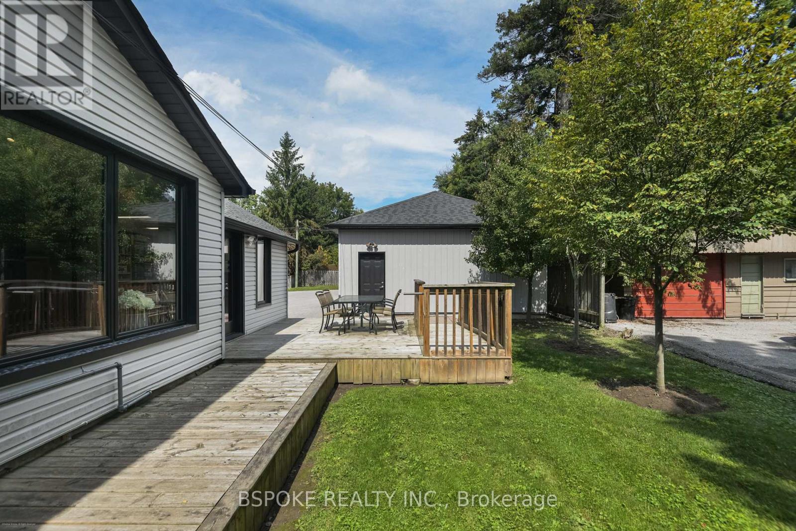 578 Kingston Road W Property Photo 40