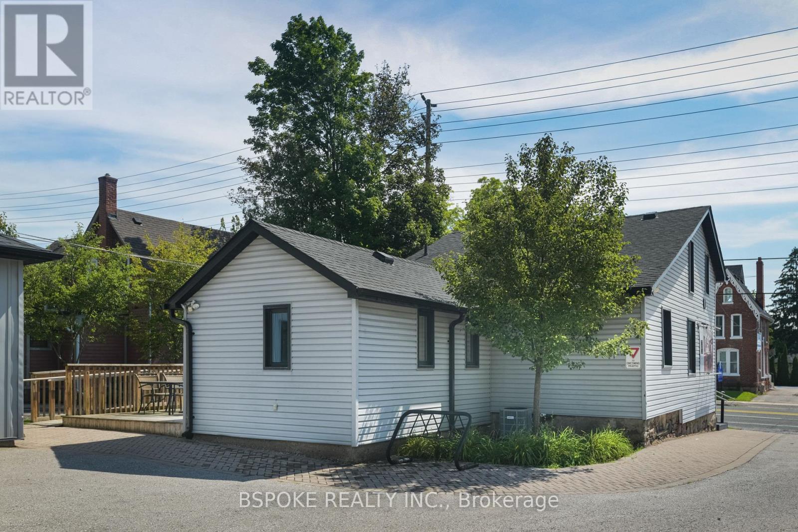 578 Kingston Road W Property Photo 41