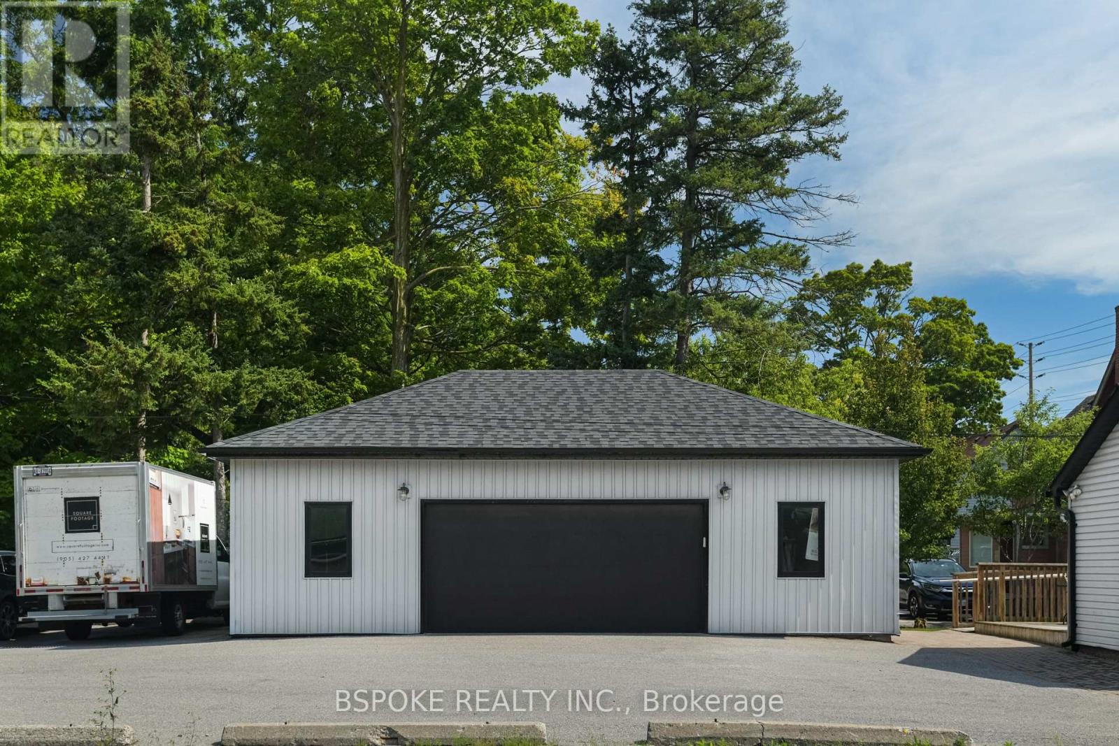 578 Kingston Road W Property Photo 43