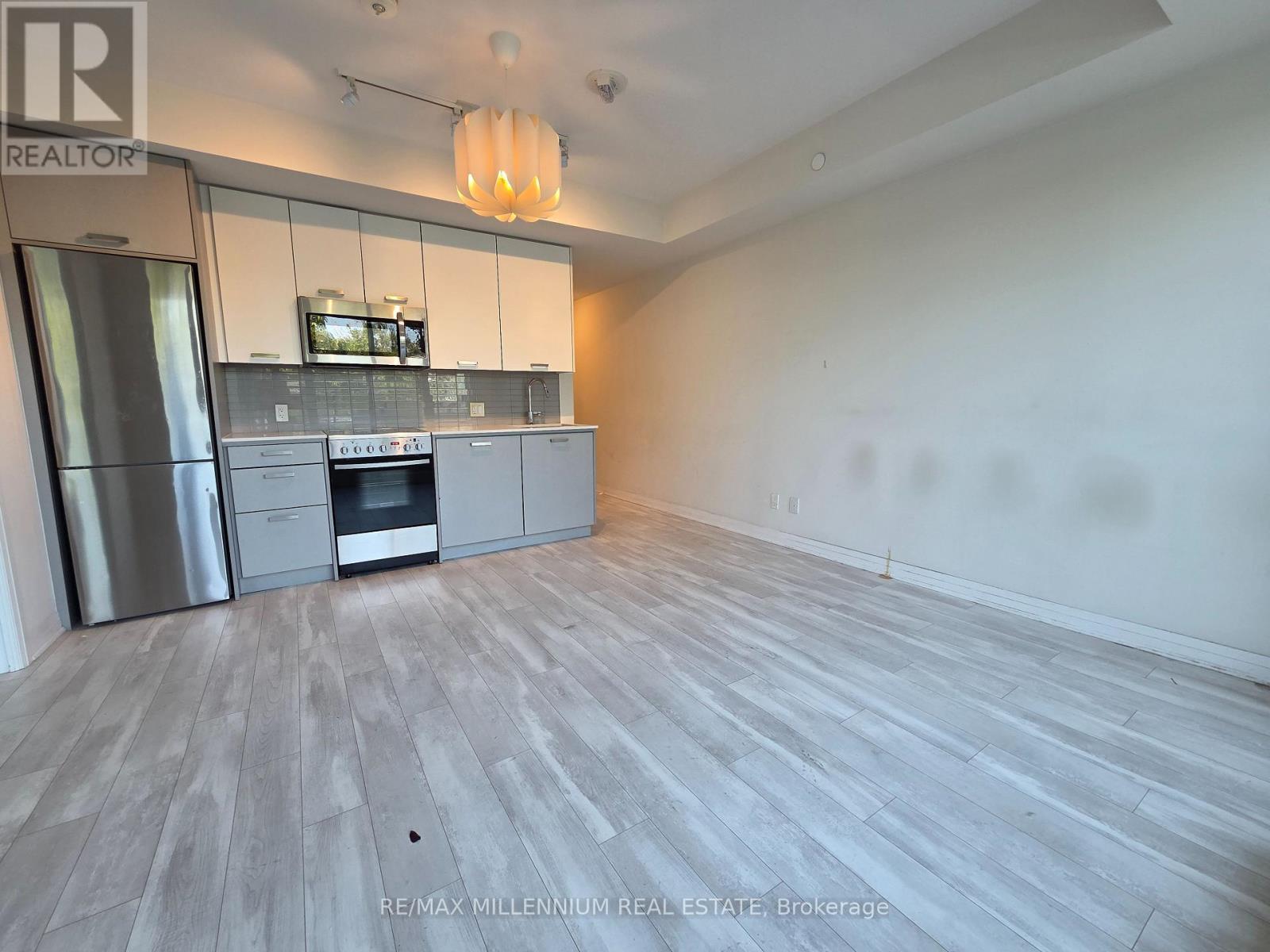 608 - 1630 Queen Street E Property Photo 1
