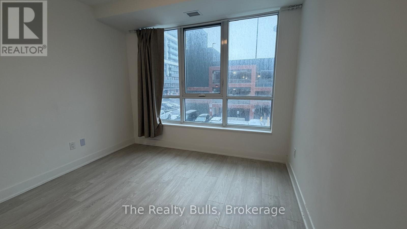 235 - 2545 Simcoe Street N Property Photo 14