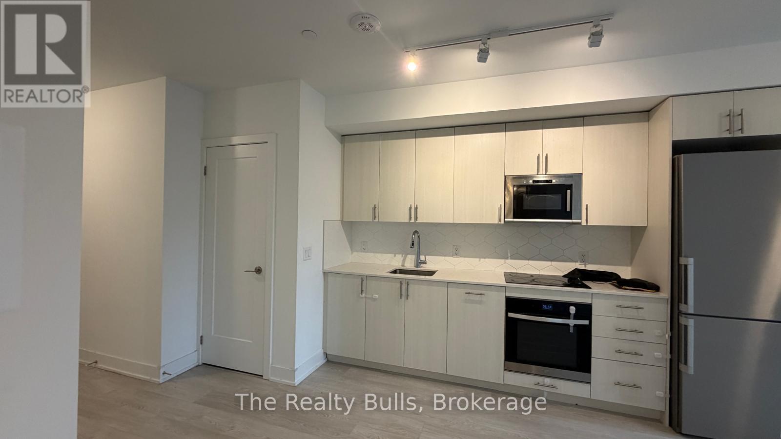235 - 2545 Simcoe Street N Property Photo 17