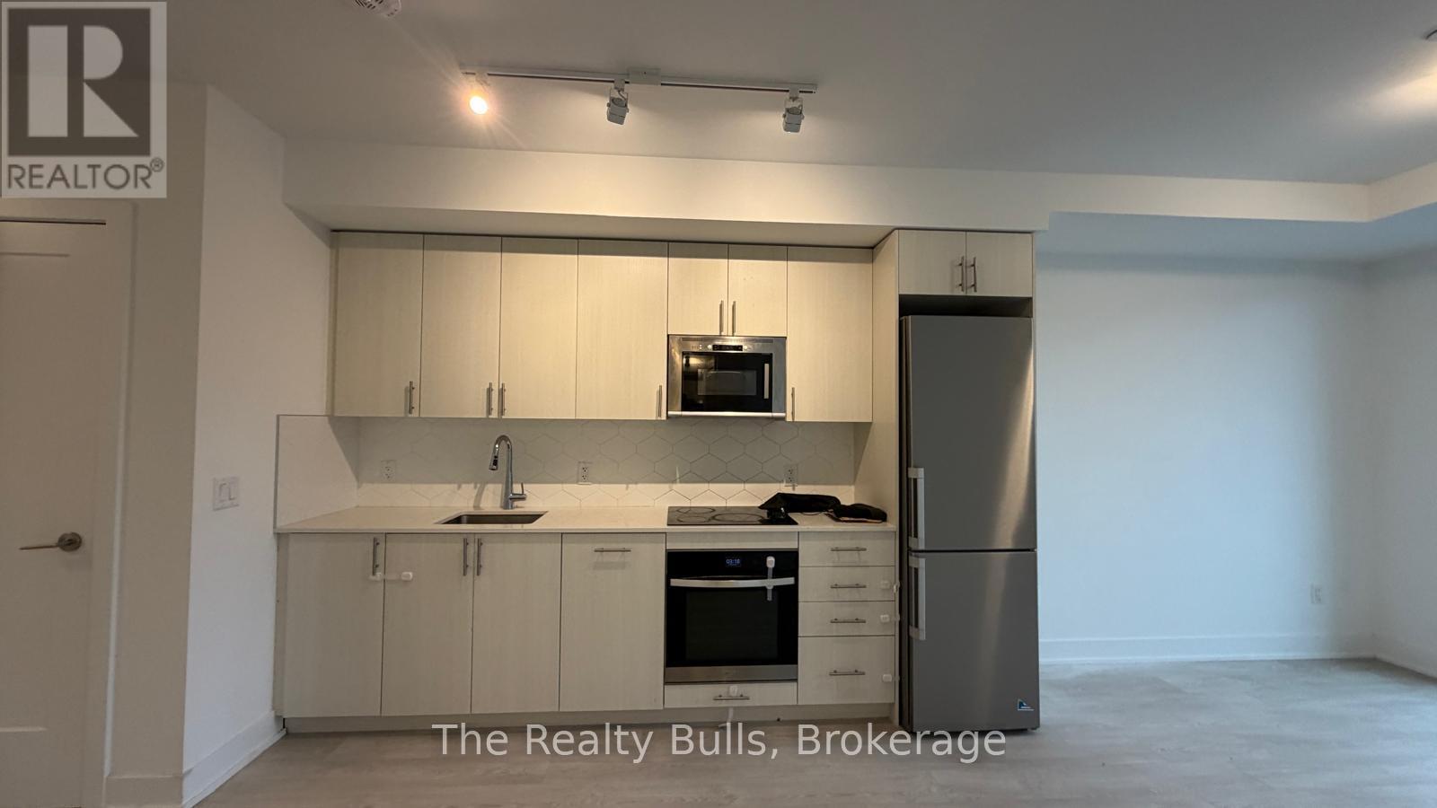 235 - 2545 Simcoe Street N Property Photo 19
