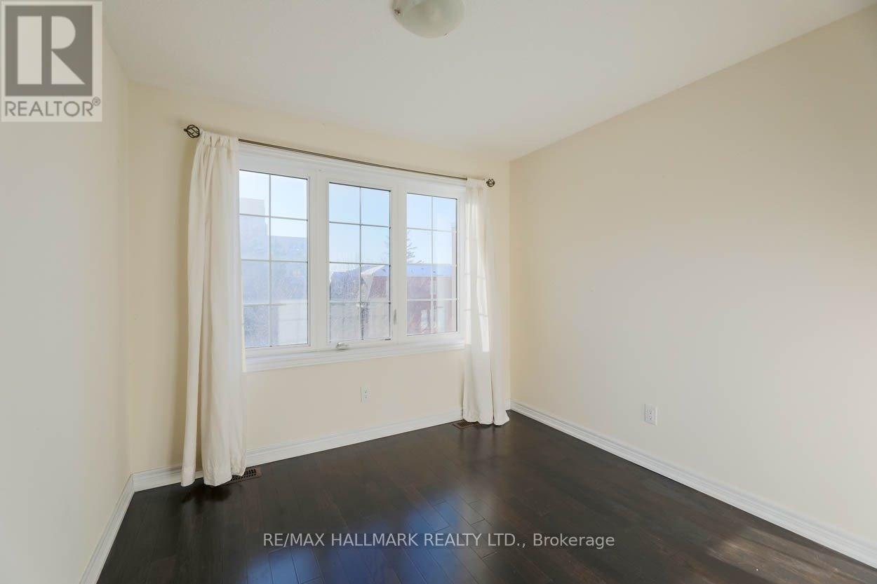 3757a St Clair Avenue E Property Photo 10