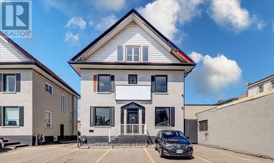 74 King Street W Property Photo 1