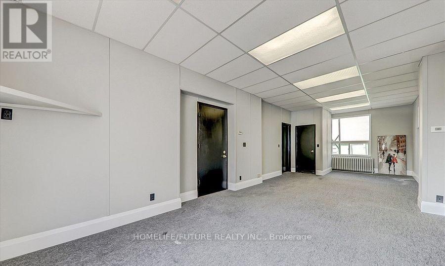 74 King Street W Property Photo 7