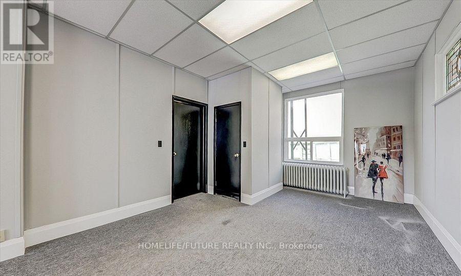 74 King Street W Property Photo 9