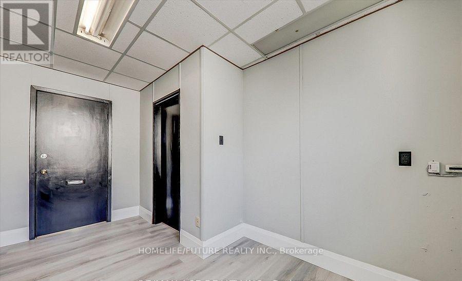 74 King Street W Property Photo 19