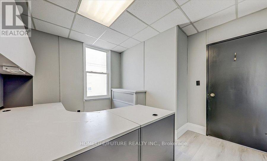 74 King Street W Property Photo 20