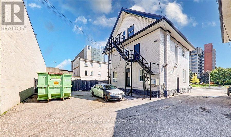 74 King Street W Property Photo 26