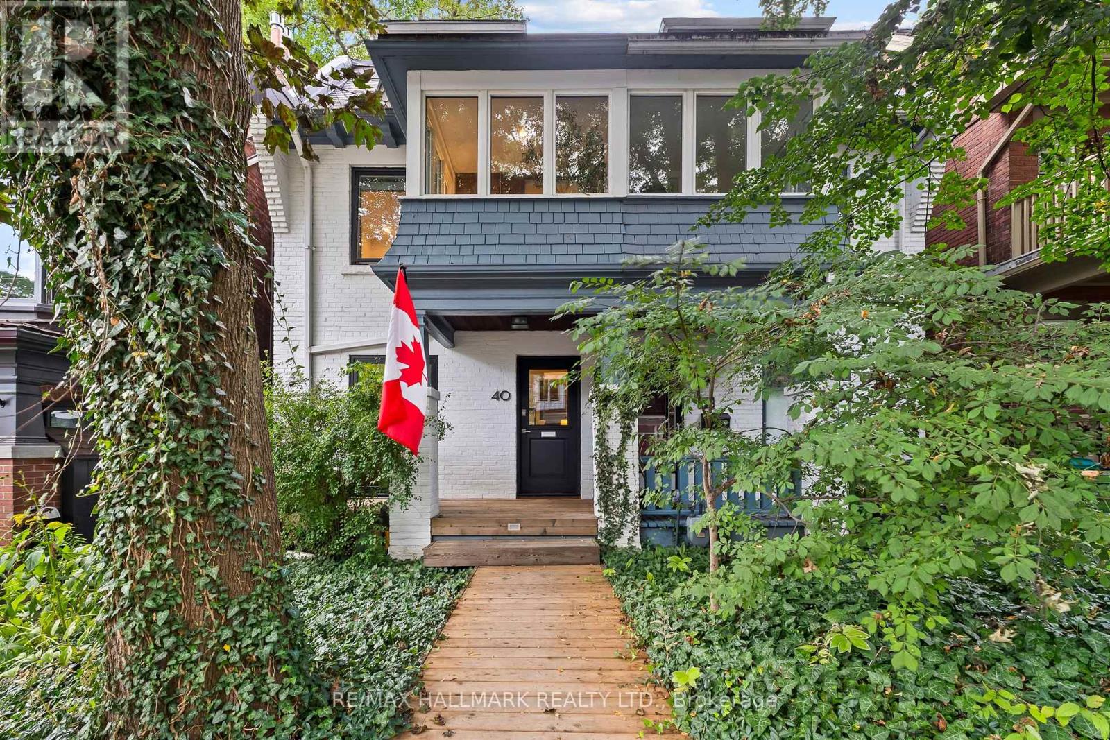 40 Fernwood Park Avenue Property Photo 1