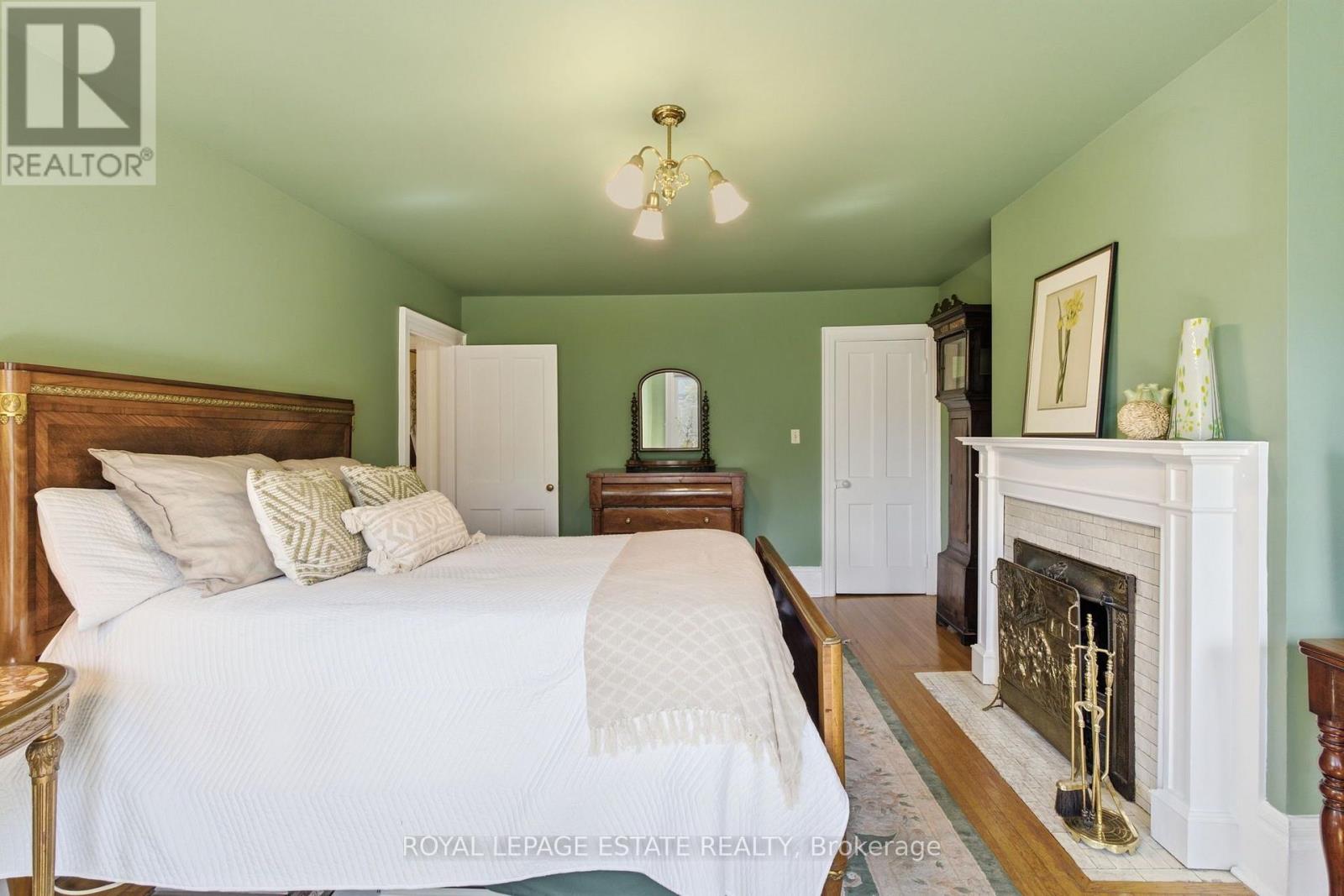 14 Lyall Avenue Property Photo 28