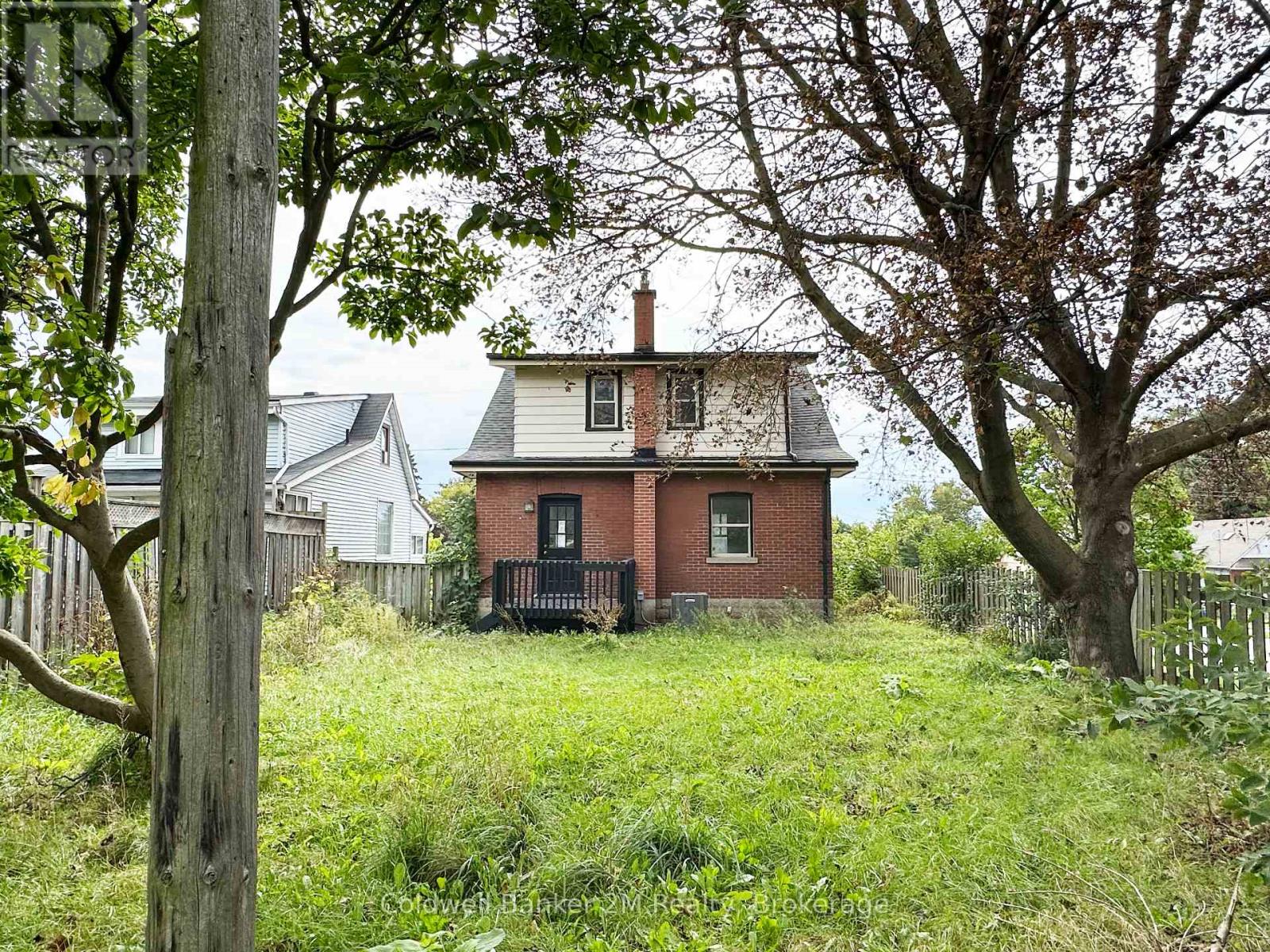 386 Pine Avenue Property Photo 18