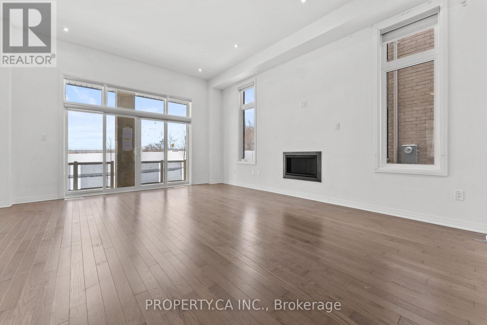 2 Yacht Drive Property Photo 7