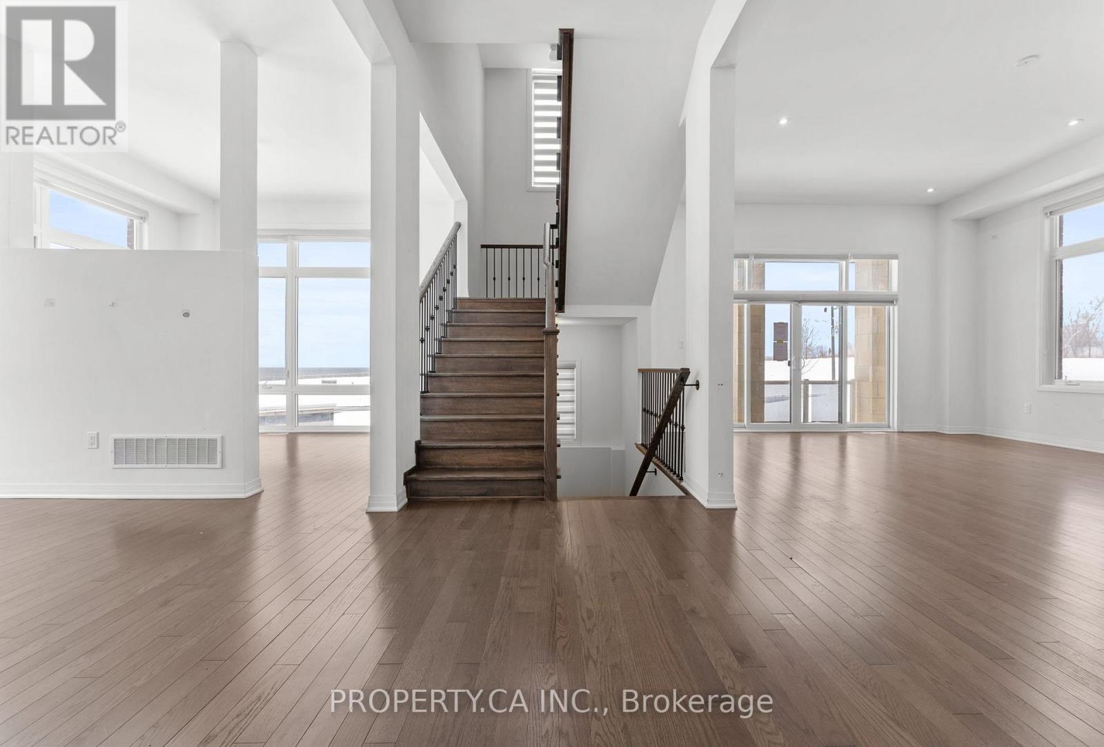 2 Yacht Drive Property Photo 13