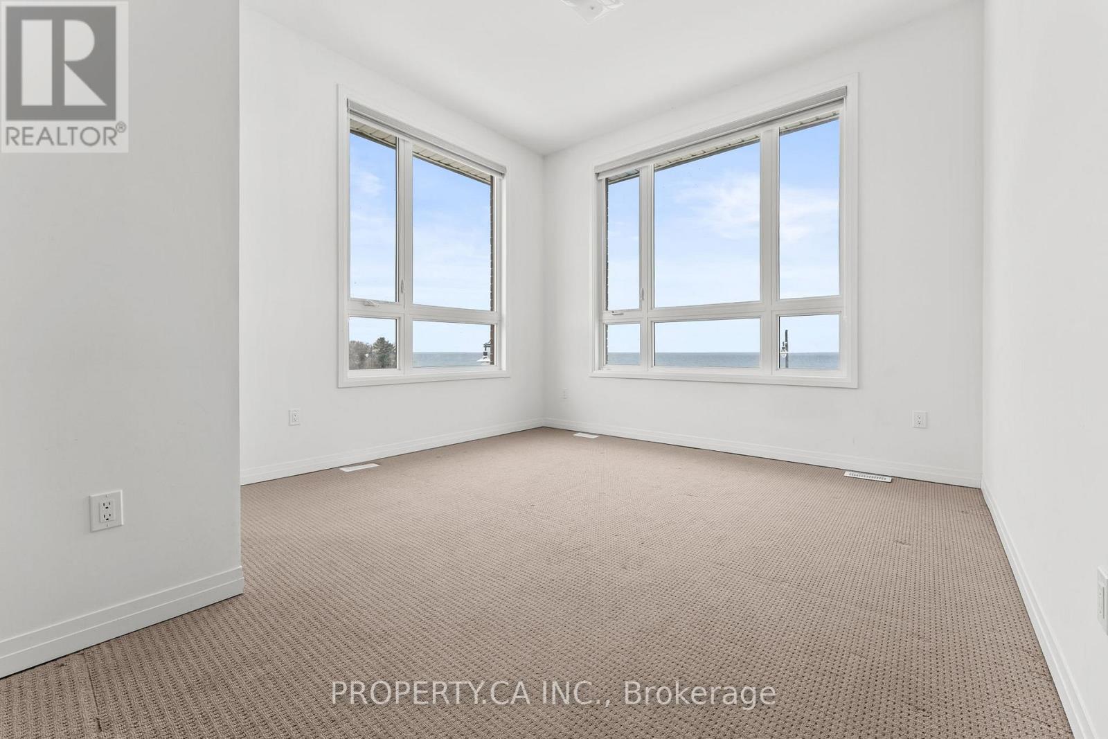 2 Yacht Drive Property Photo 25