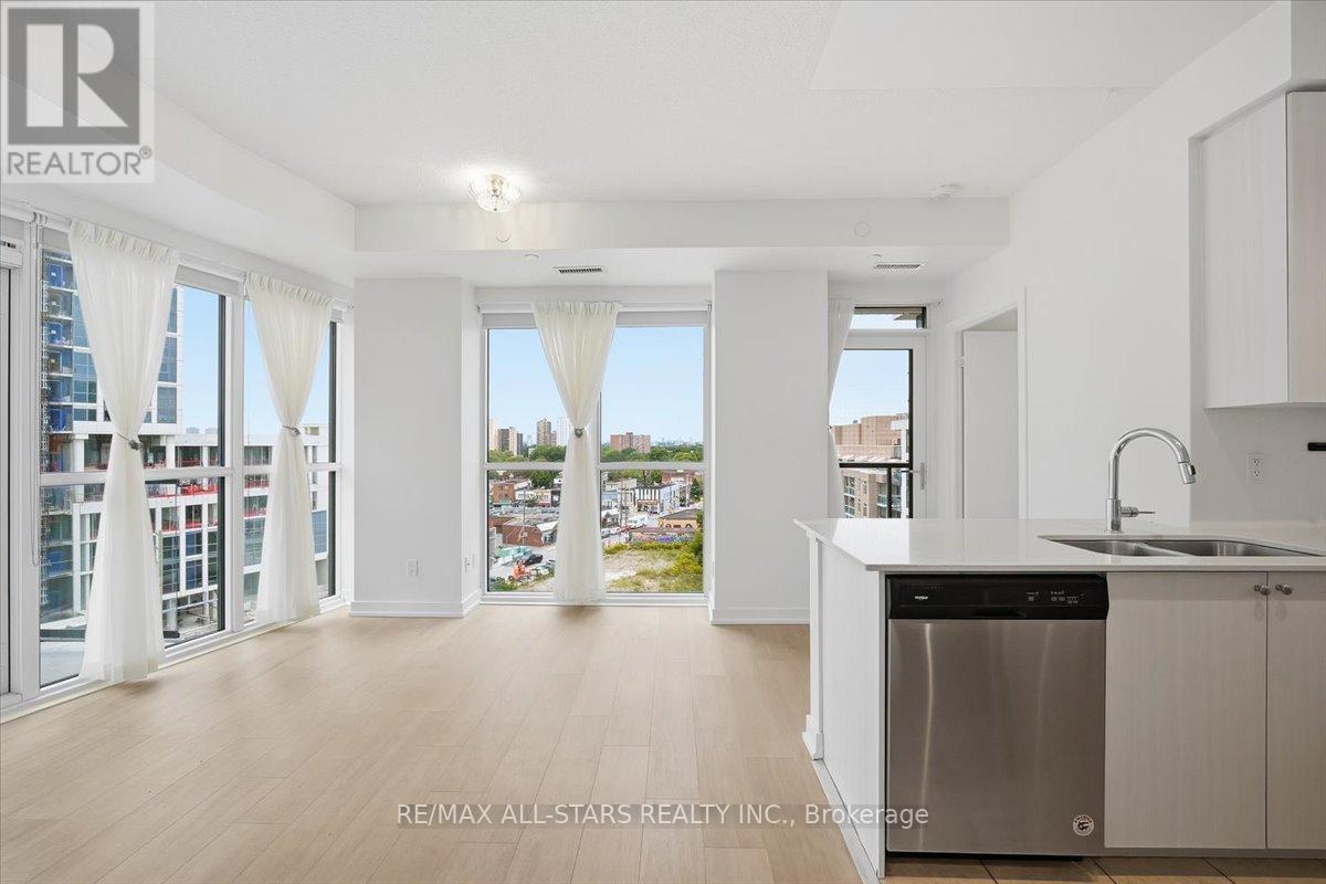 824 - 8 Trent Avenue Property Photo 1