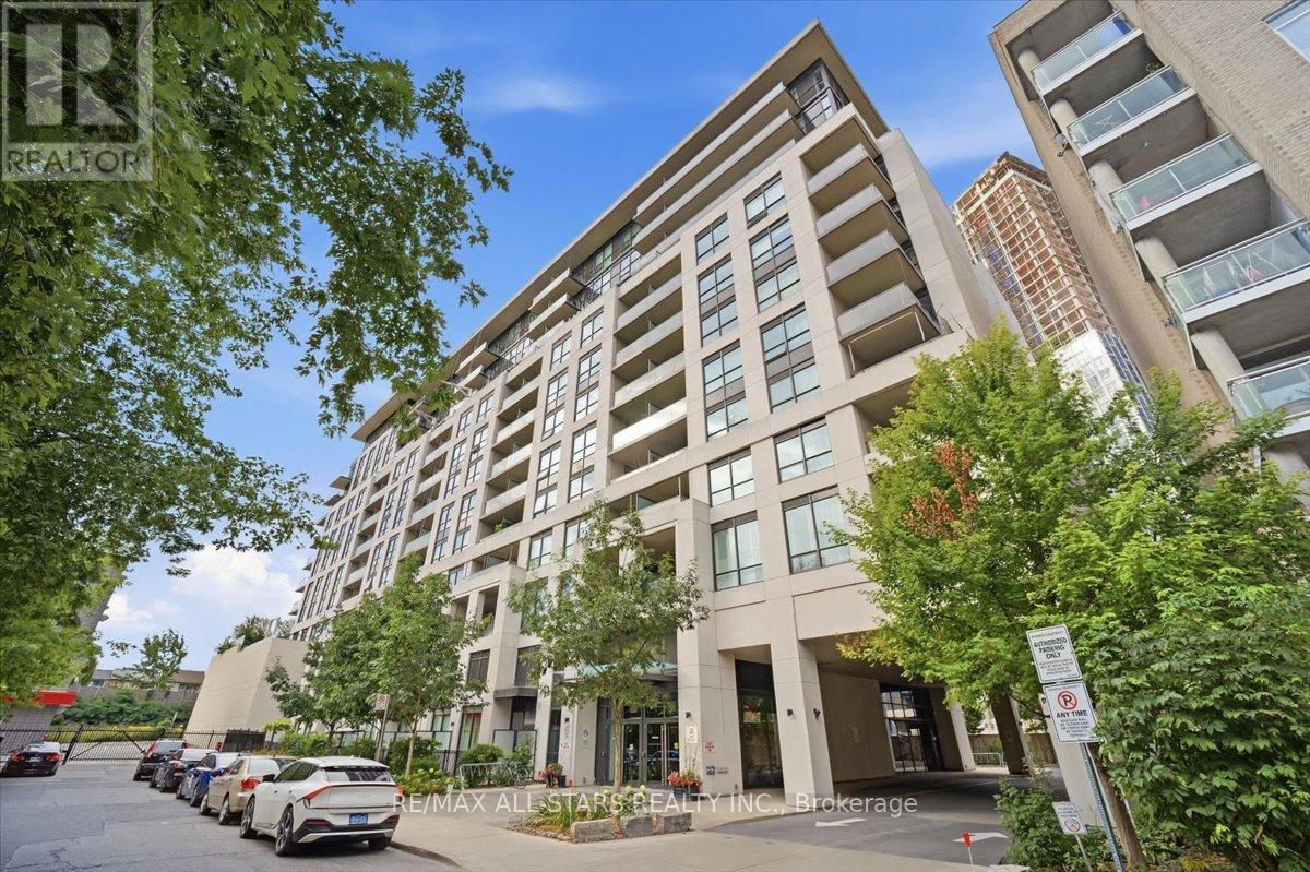 824 - 8 Trent Avenue Property Photo 2