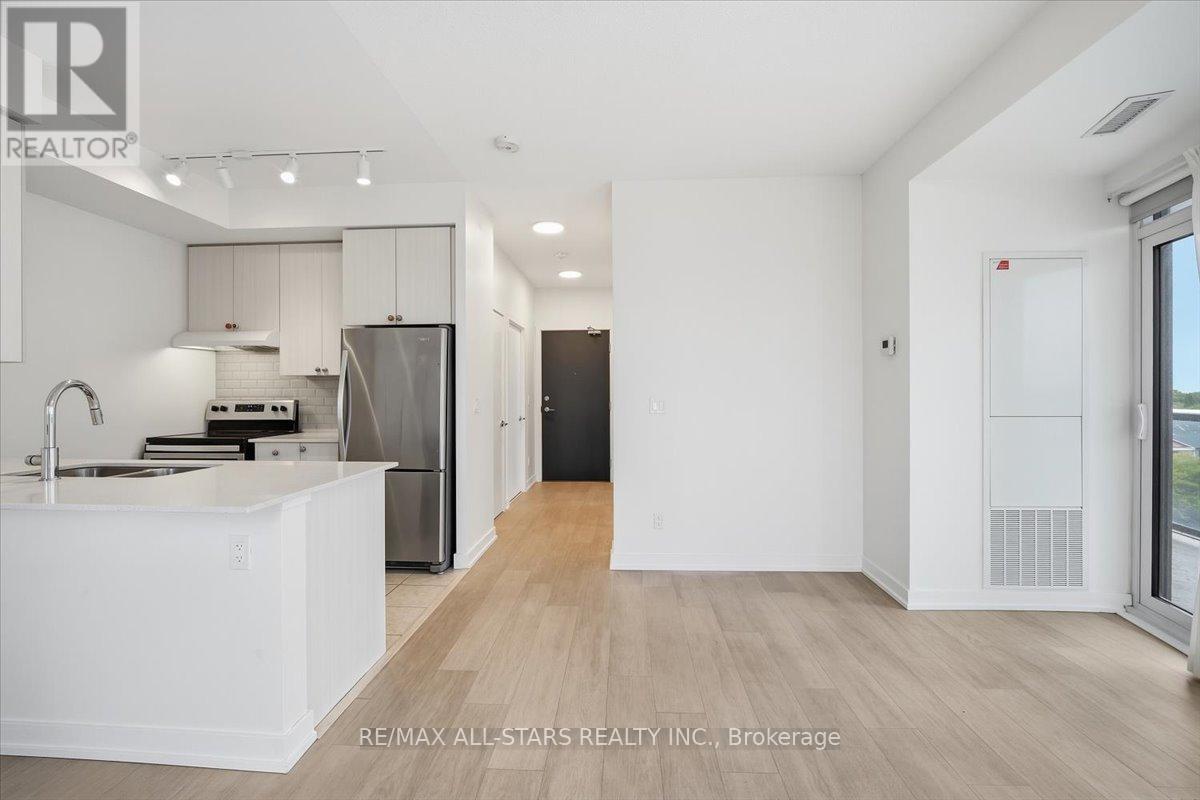 824 - 8 Trent Avenue Property Photo 9