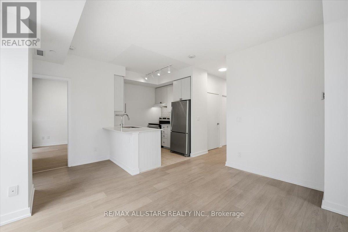 824 - 8 Trent Avenue Property Photo 10