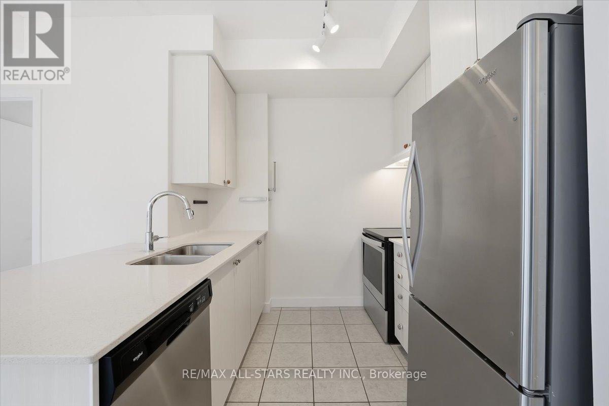 824 - 8 Trent Avenue Property Photo 12