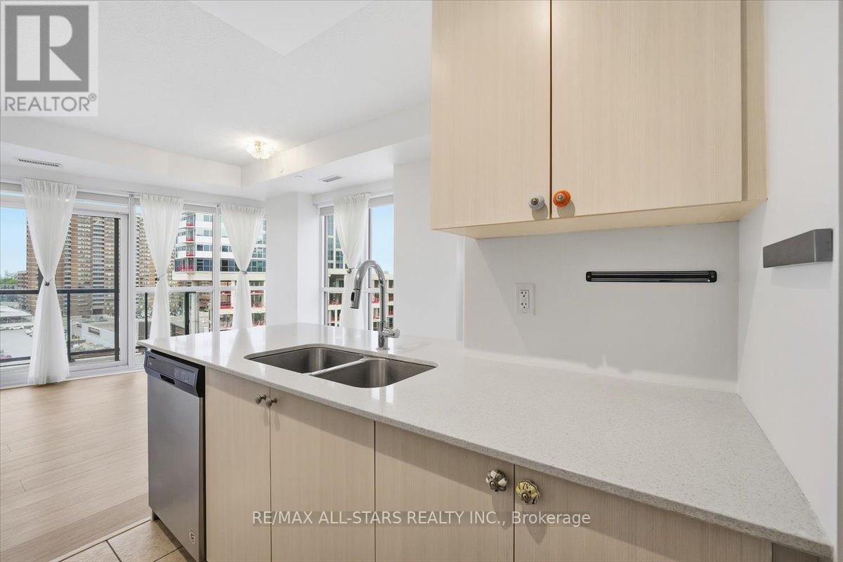 824 - 8 Trent Avenue Property Photo 14