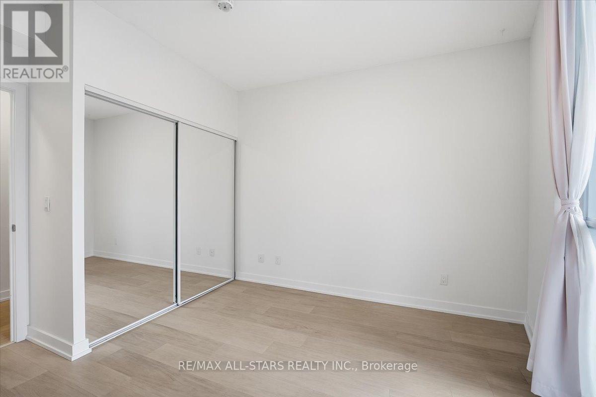 824 - 8 Trent Avenue Property Photo 16